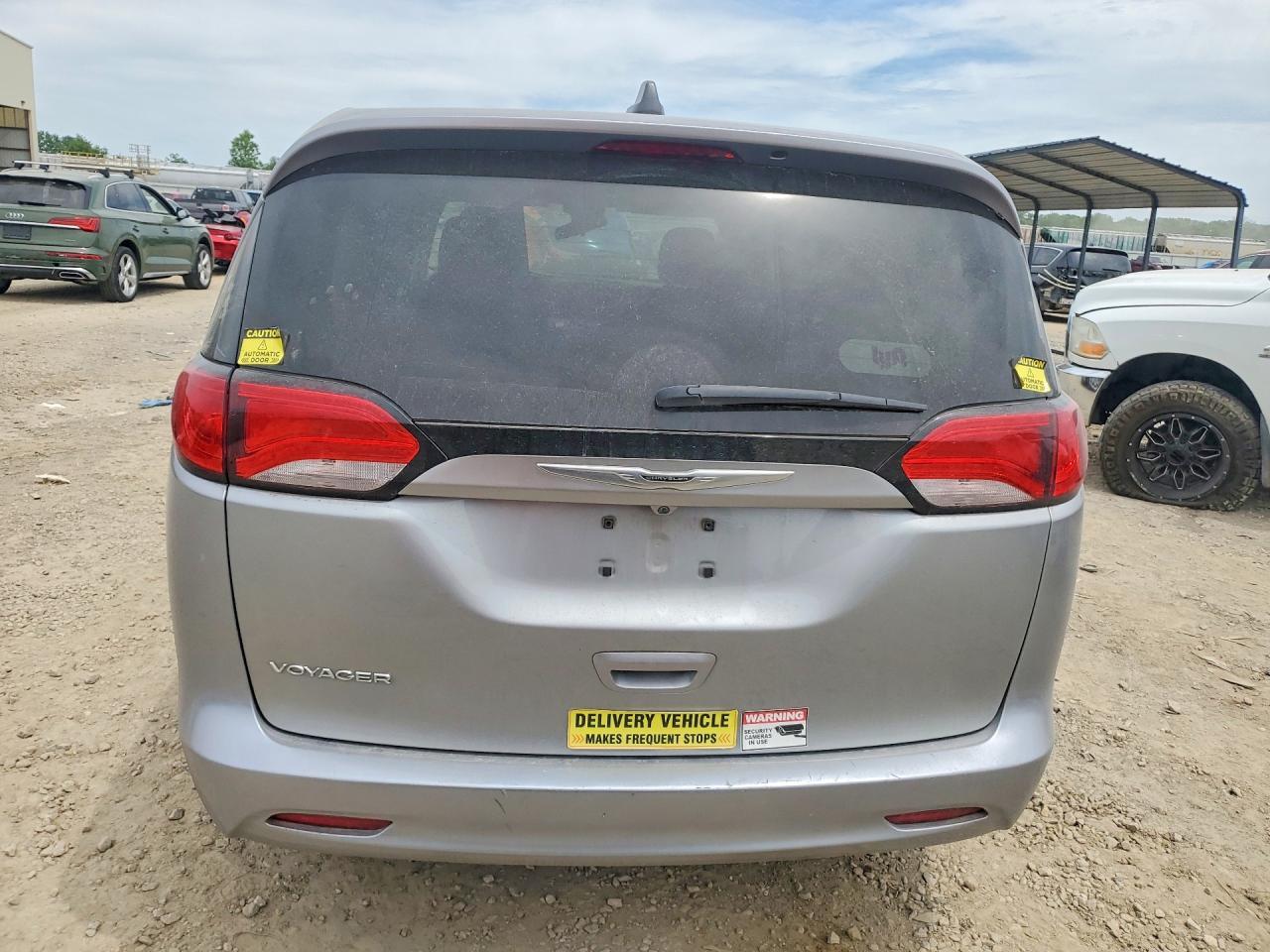 2021 Chrysler Voyager Lx - Фото 6