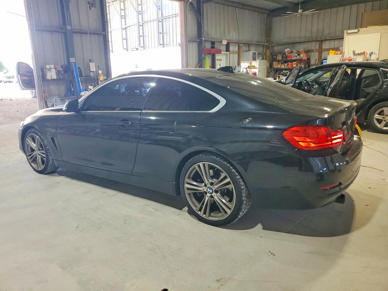 2017 BMW 440I - Фото 2