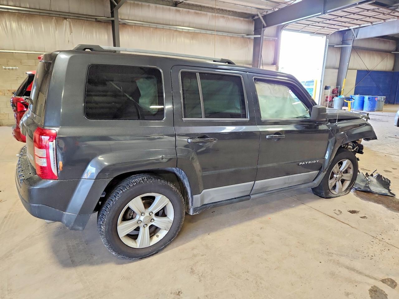 2011 Jeep Patriot Latitude - Фото 3