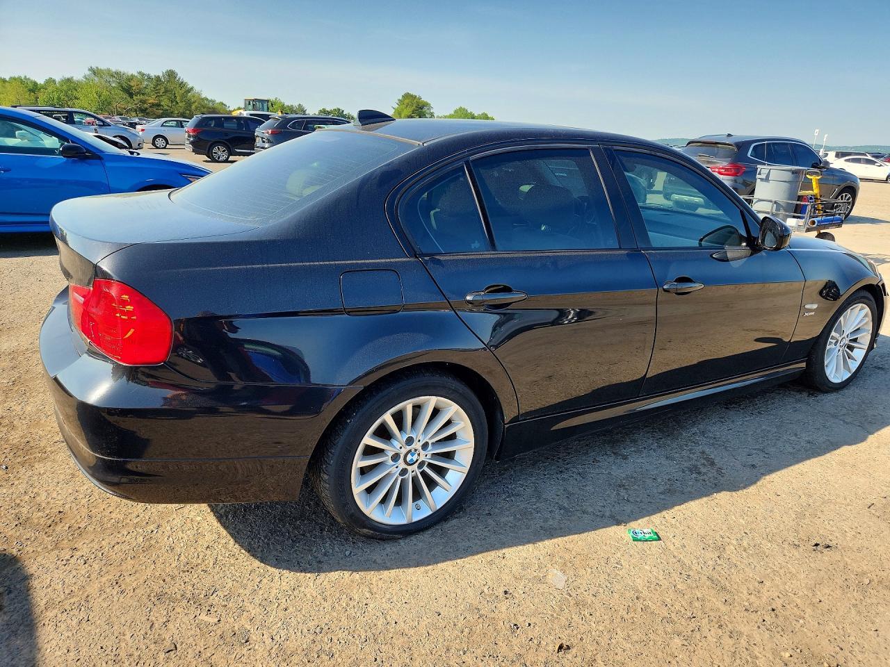 2011 BMW 328 Xi Sulev - Image 3