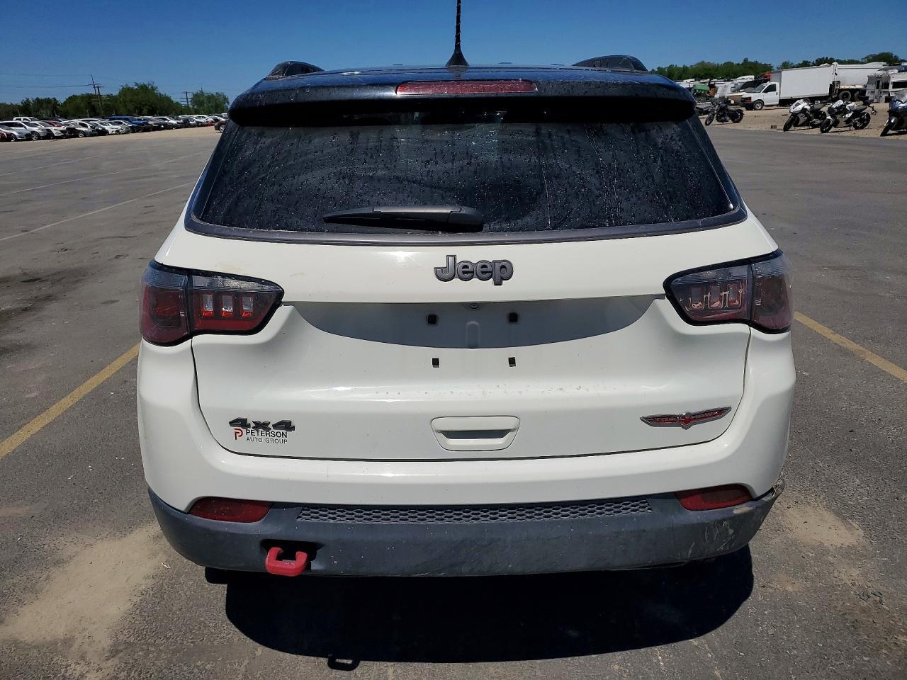 2018 Jeep Compass Trailhawk - Image 6