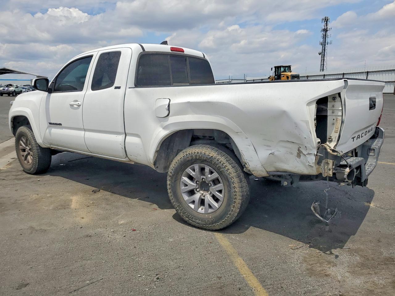 2019 Toyota Tacoma Sr5 V6 - Image 2