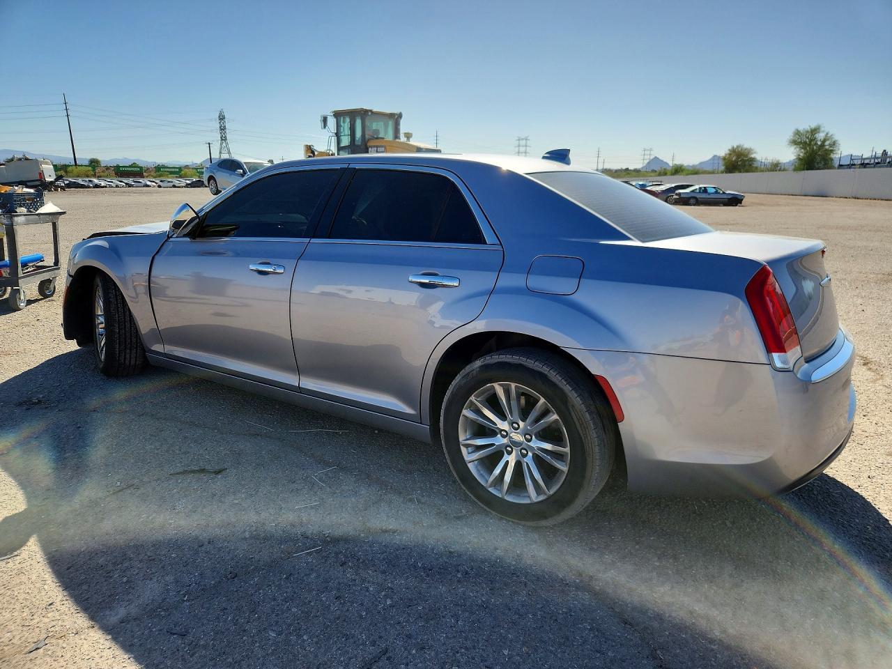 2016 Chrysler 300C - Фото 2