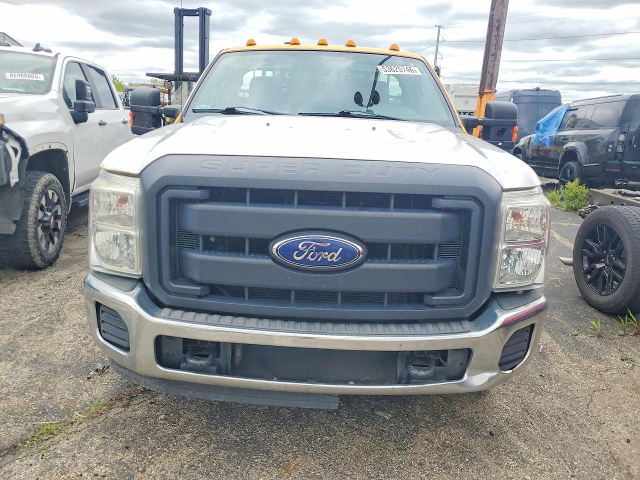 2015 Ford F350 Super Duty - Image 5