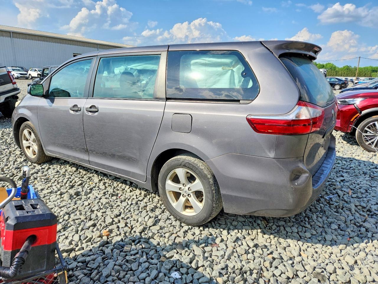 2017 Toyota Sienna L 7-Passenger - Фото 3