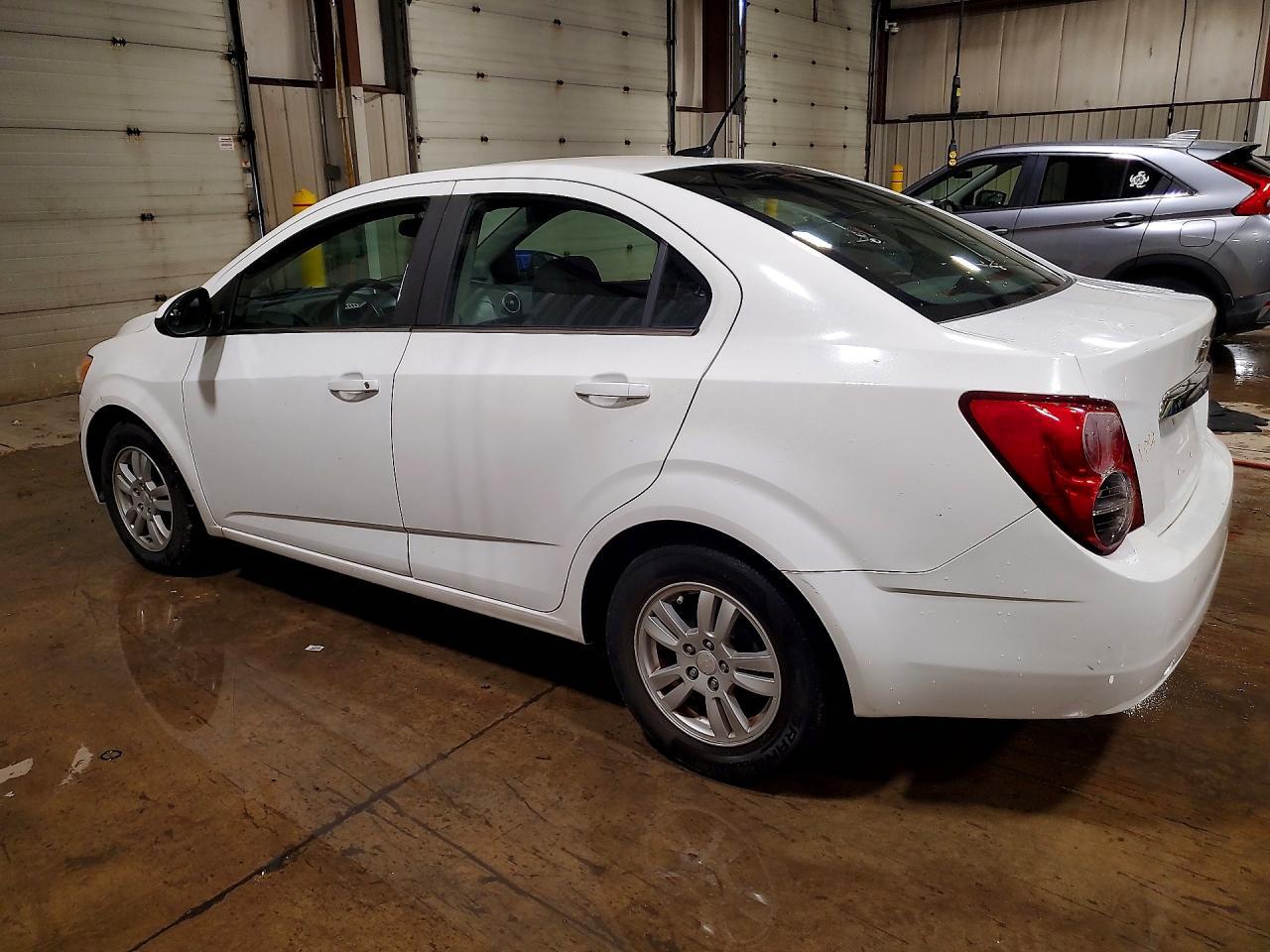 2014 Chevrolet Sonic Lt - Фото 2