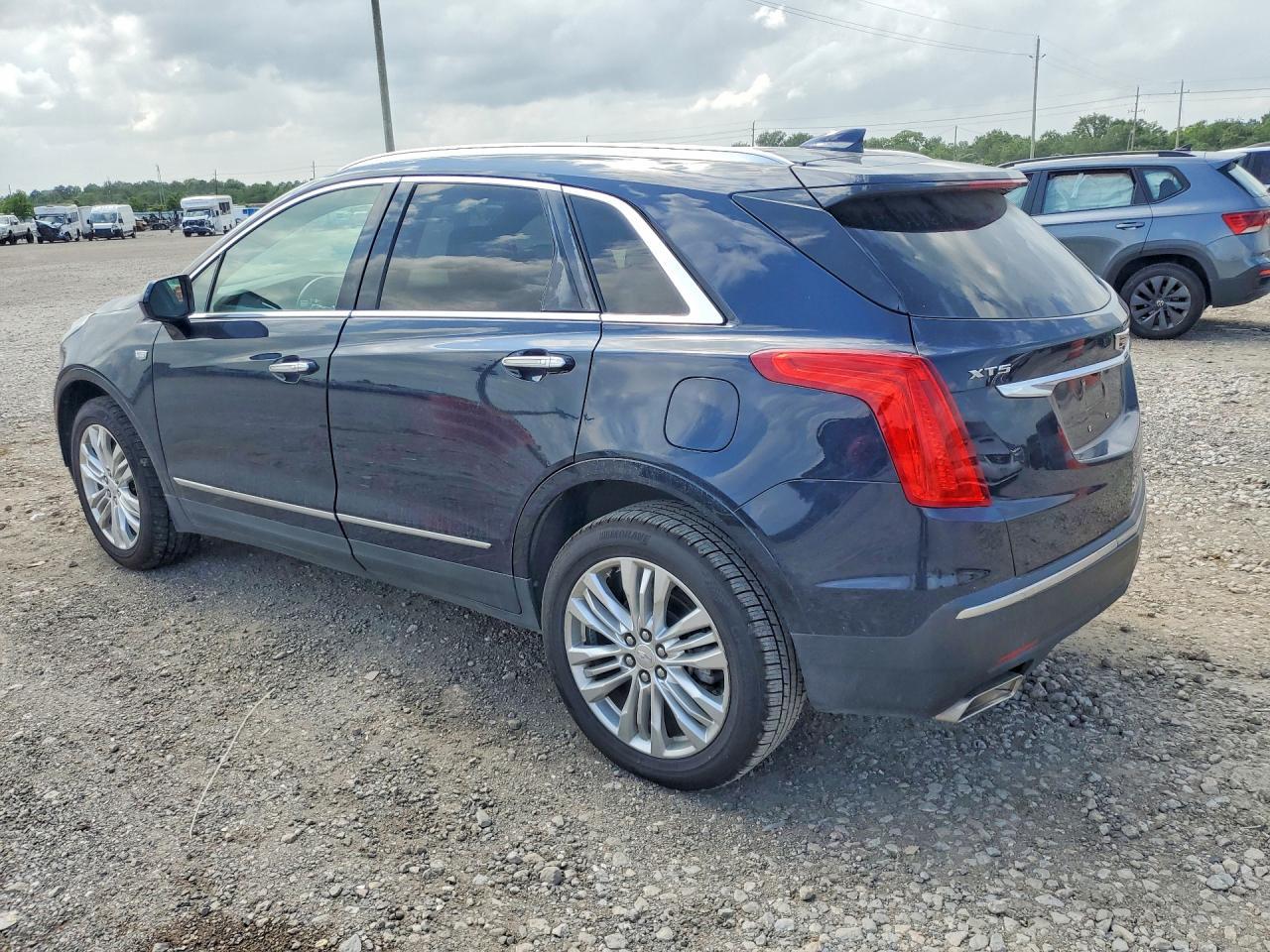 2017 Cadillac Xt5 Premium Luxury - Фото 2
