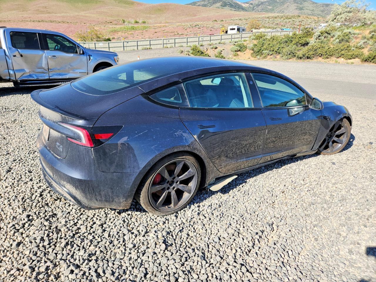 2024 Tesla Model 3 - Фото 3