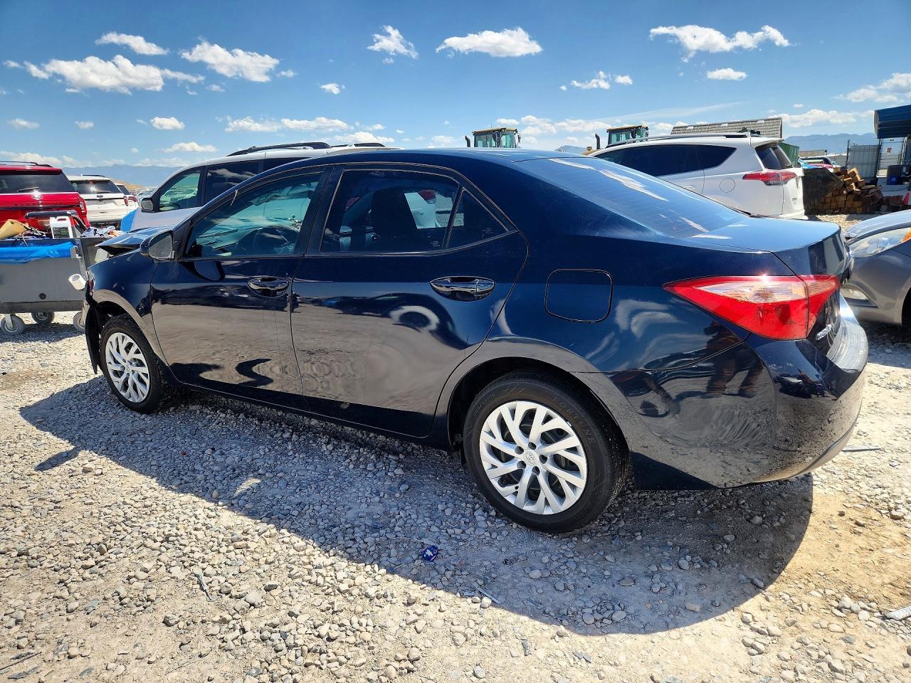 2017 Toyota Corolla Le - Фото 2