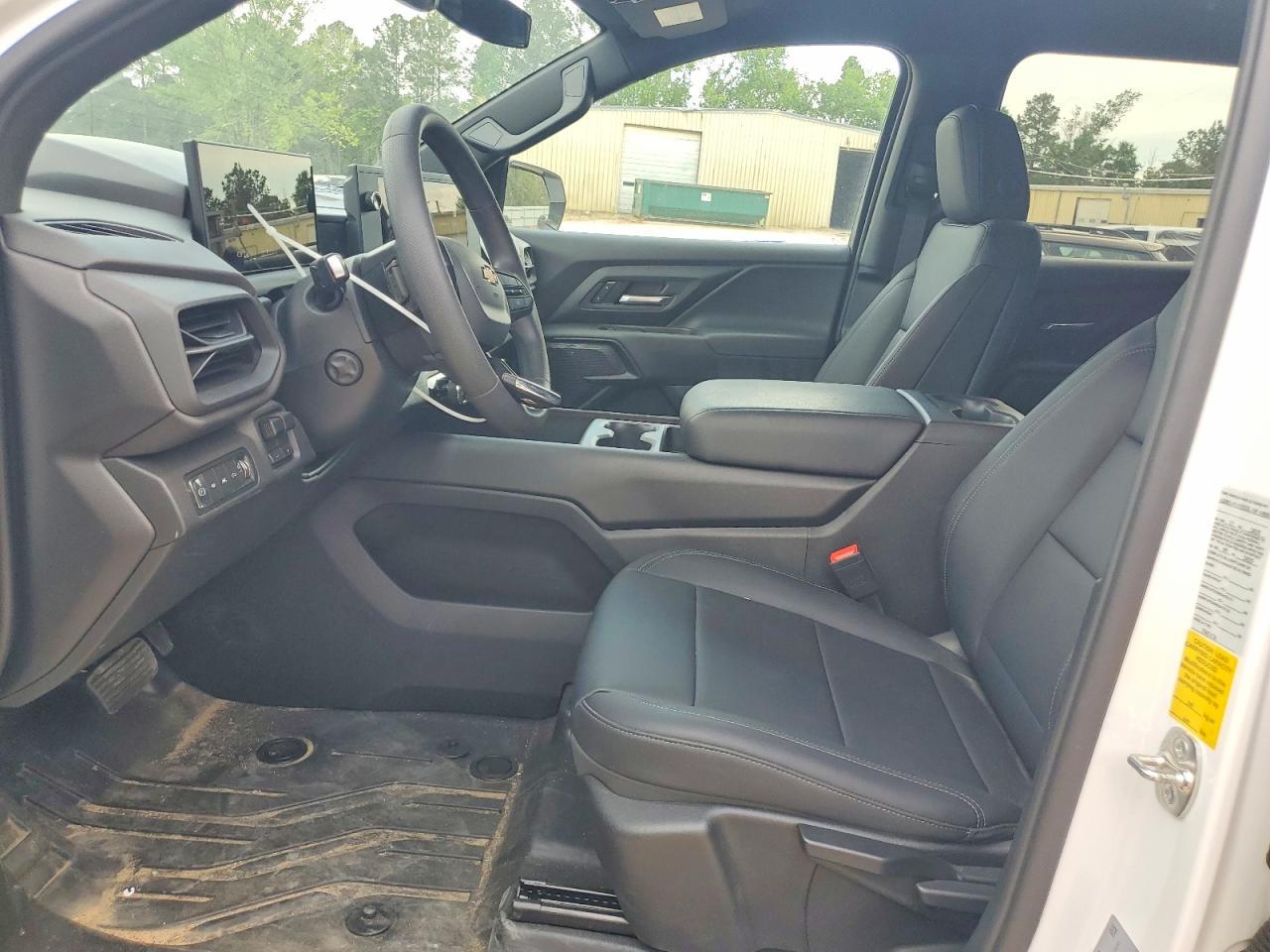 2025 Chevrolet Silverado - Фото 7