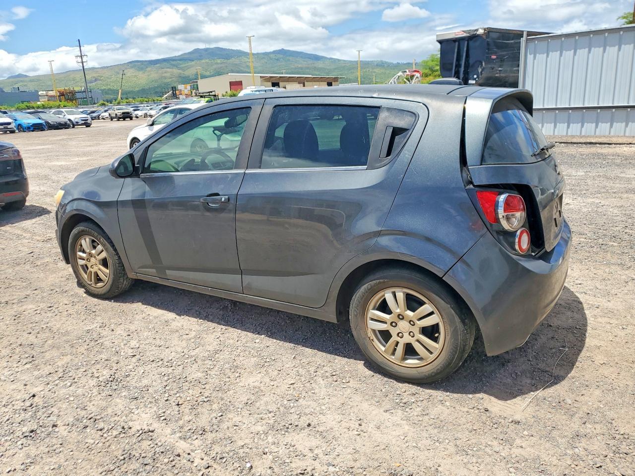 2016 Chevrolet Sonic Lt - Фото 2