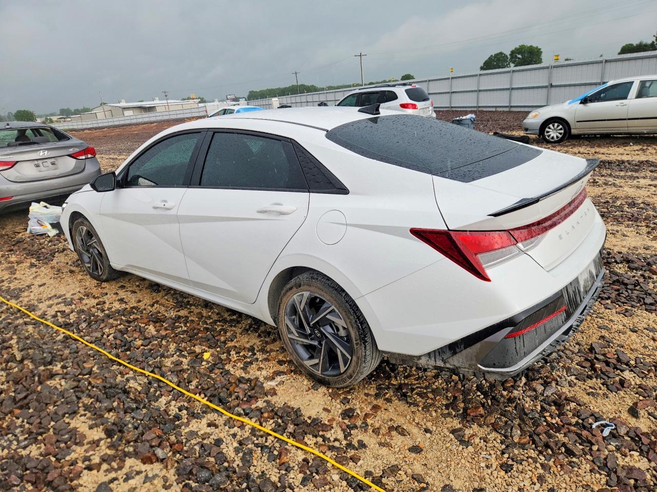 2025 Hyundai Elantra Sel Sport - Фото 2