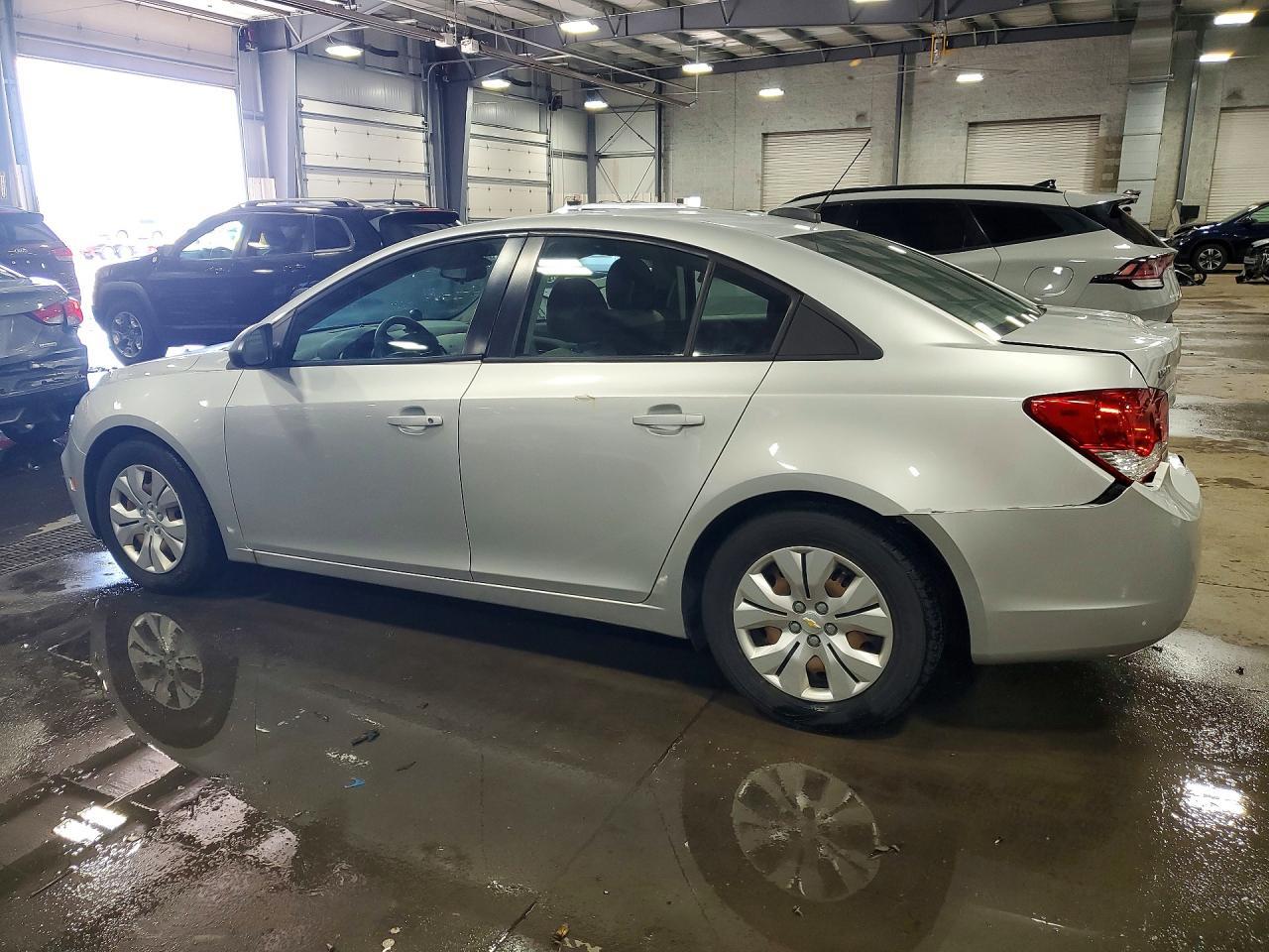 2016 Chevrolet Cruze Limited Ls - Фото 2