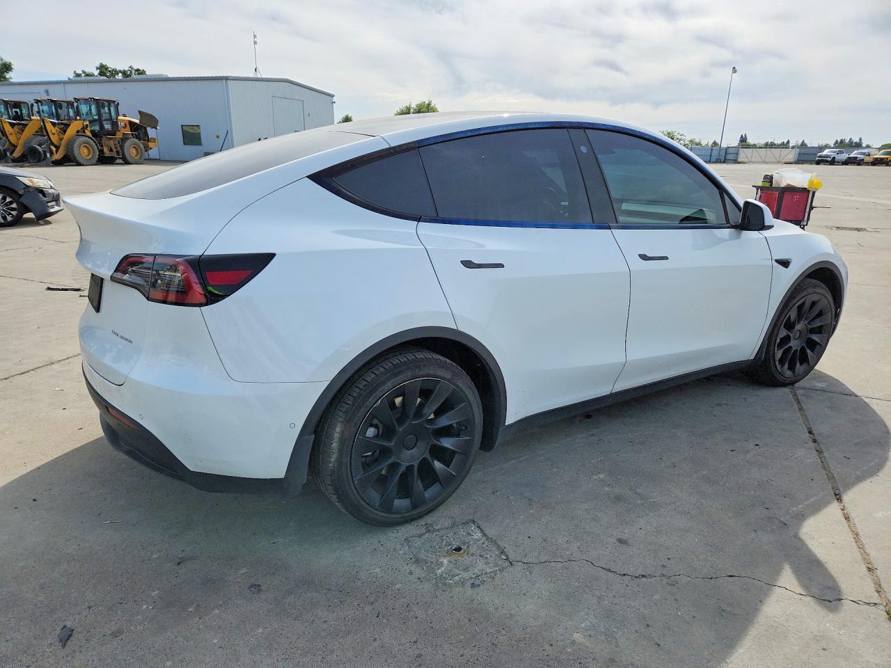 2022 Tesla Model Y - Image 3