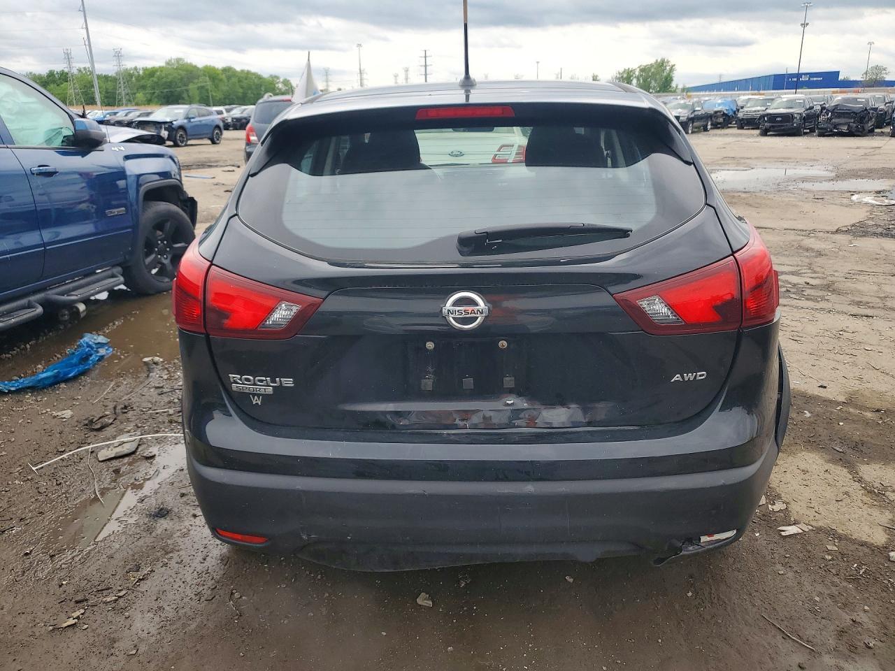 2019 Nissan Rogue Sport S - Image 6