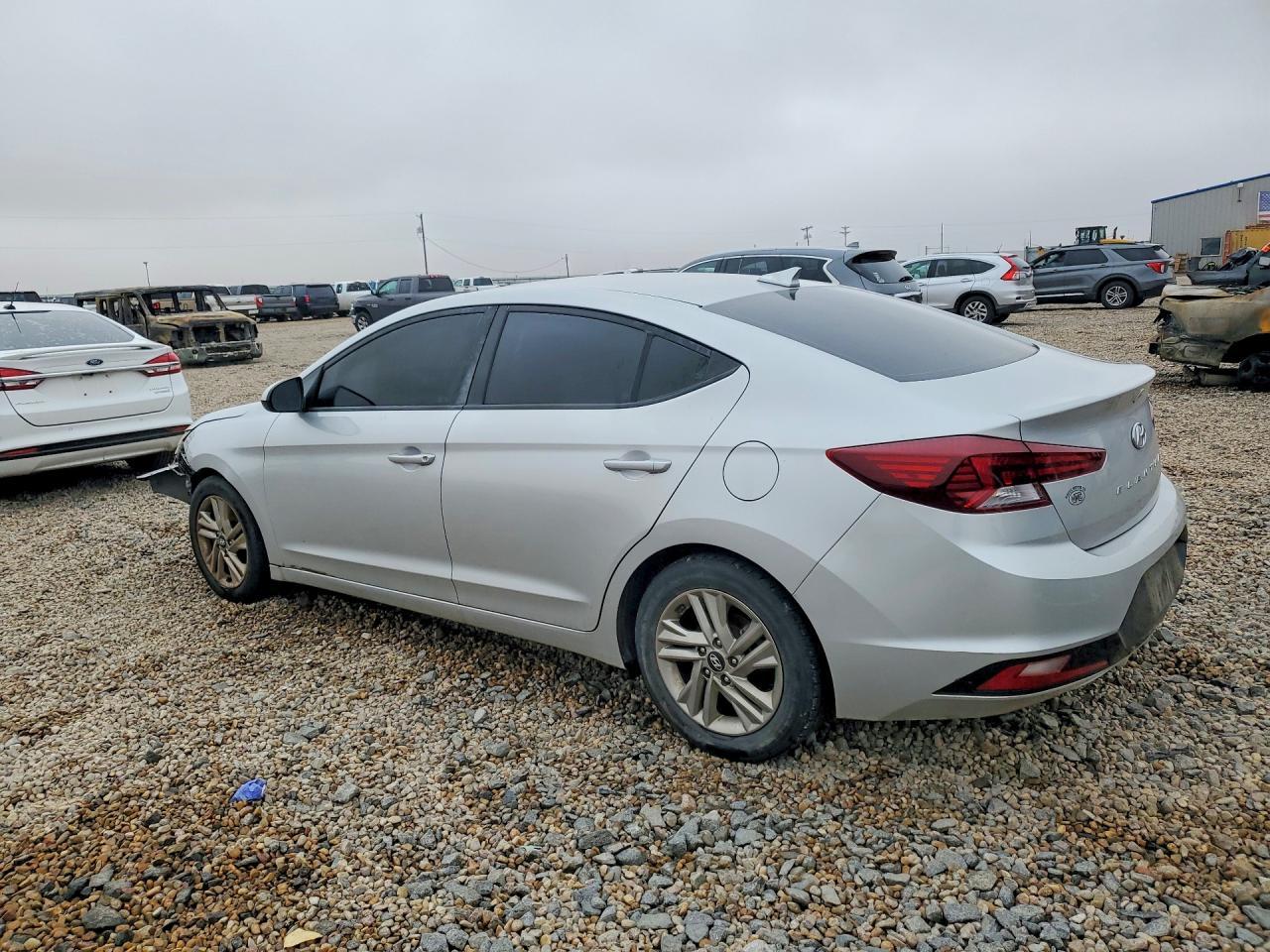 2019 Hyundai Elantra Sel - Image 2