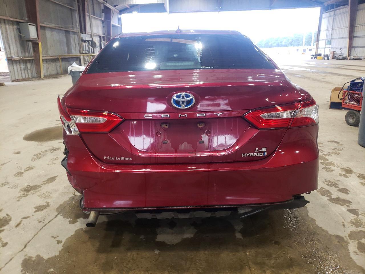 2020 Toyota Camry Le - Фото 6