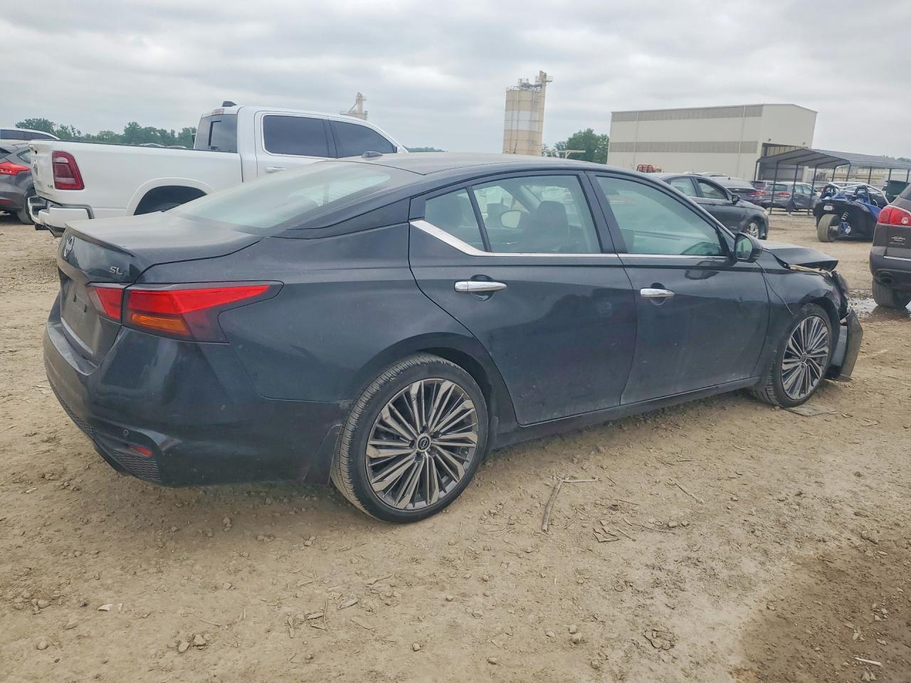 2024 Nissan Altima Sl - Фото 3