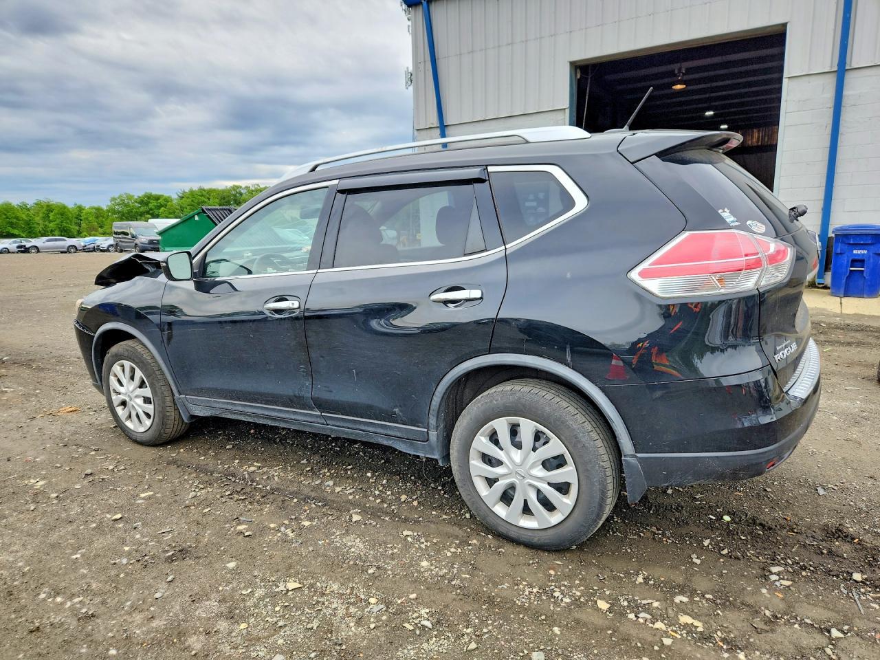 2016 Nissan Rogue S - Фото 2