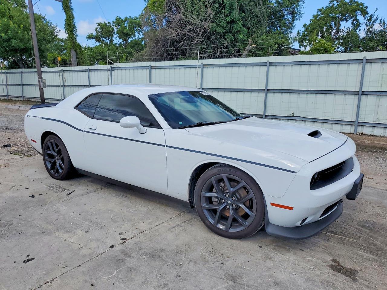 2022 Dodge Challenger Gt - Image 4