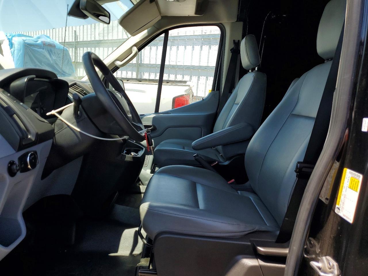 2019 Ford Transit 250 Delivery Van - Фото 7