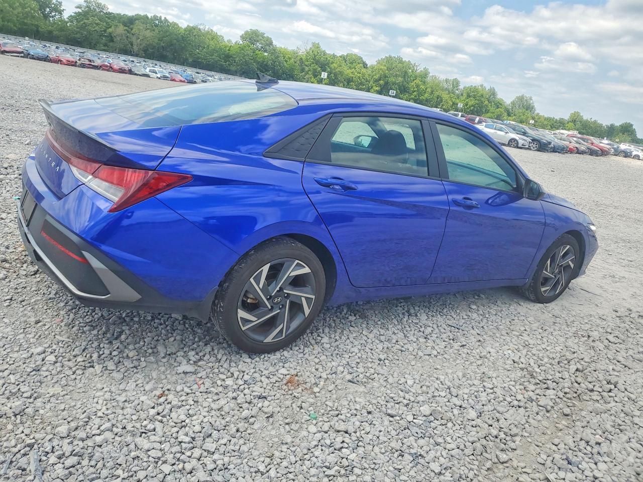 2025 Hyundai Elantra Sel Sport - Фото 3