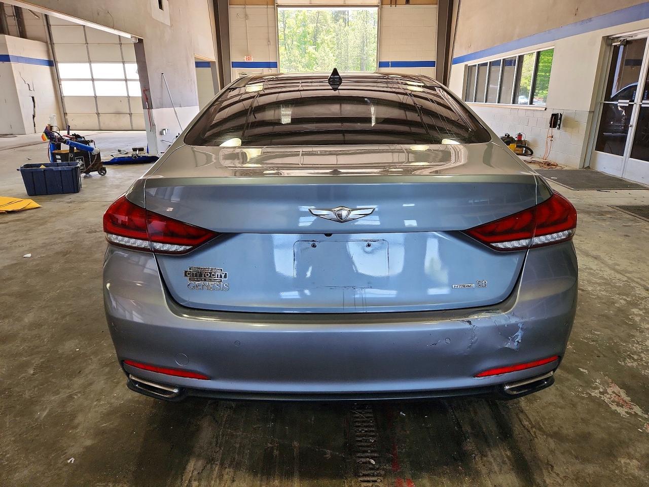 2015 Hyundai Genesis 3.8L - Фото 6