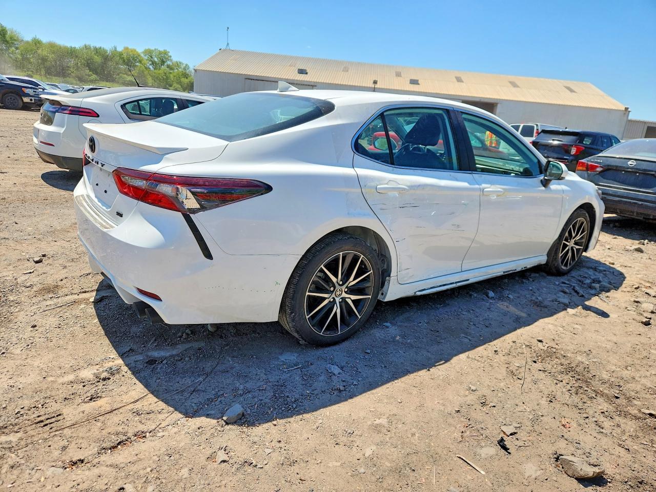 2024 Toyota Camry Se - Фото 3
