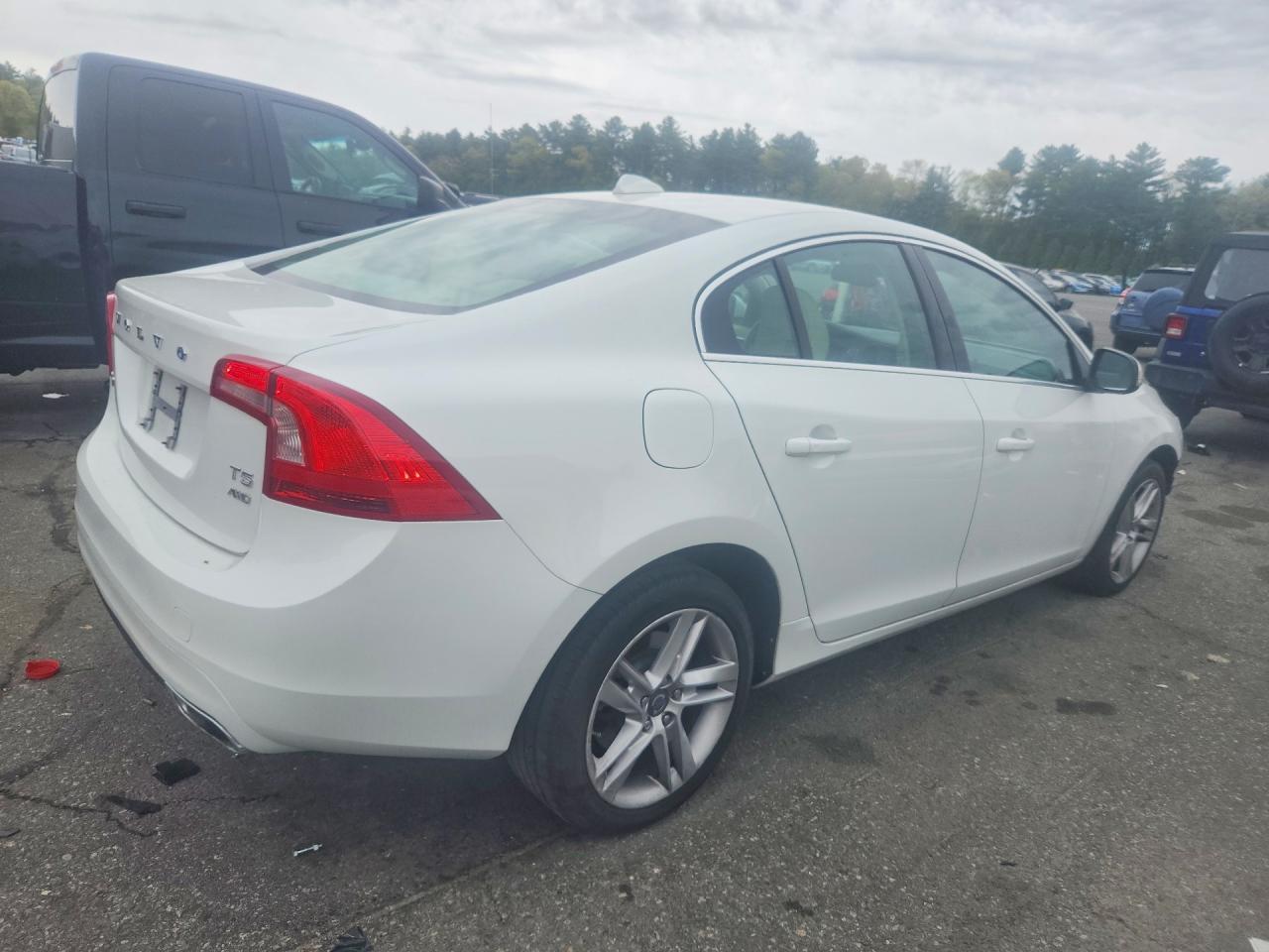 2015 Volvo S60 Premier - Фото 3