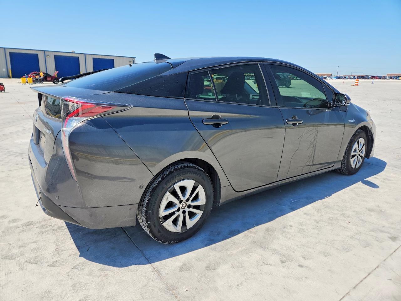 2018 Toyota Prius Two - Фото 3