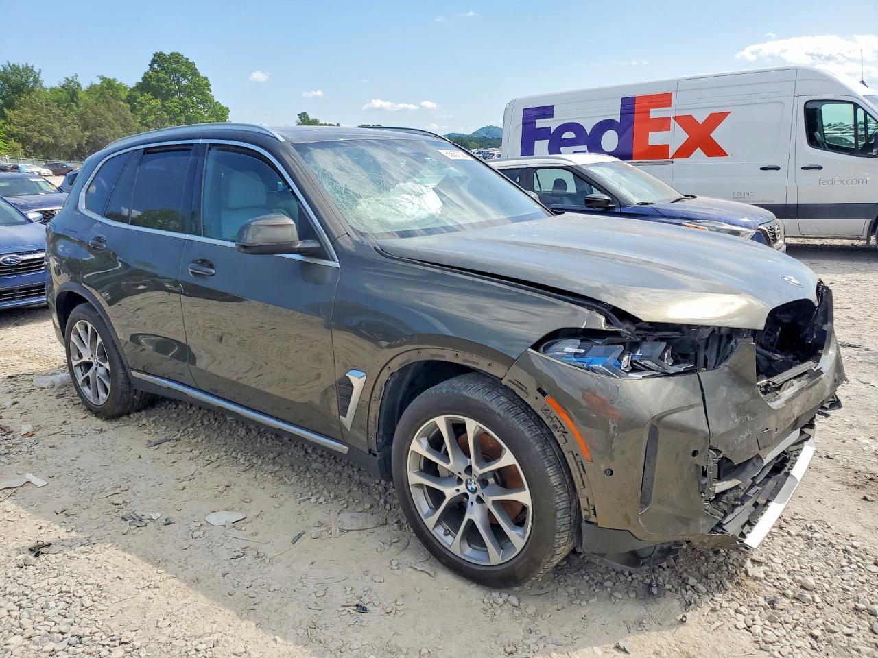 2025 BMW X5 xDrive40I - Image 4