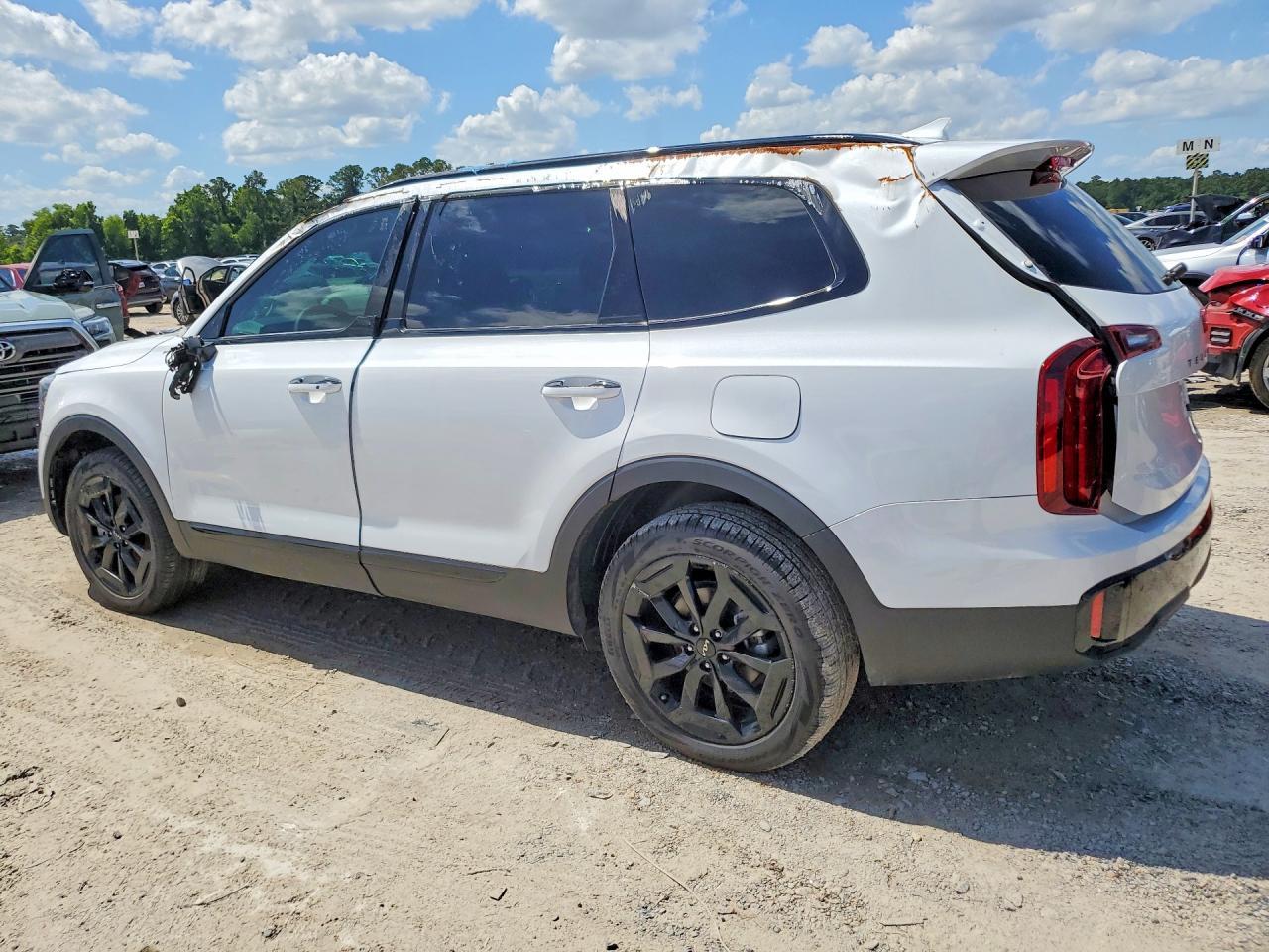 2025 Kia Telluride S - Image 2