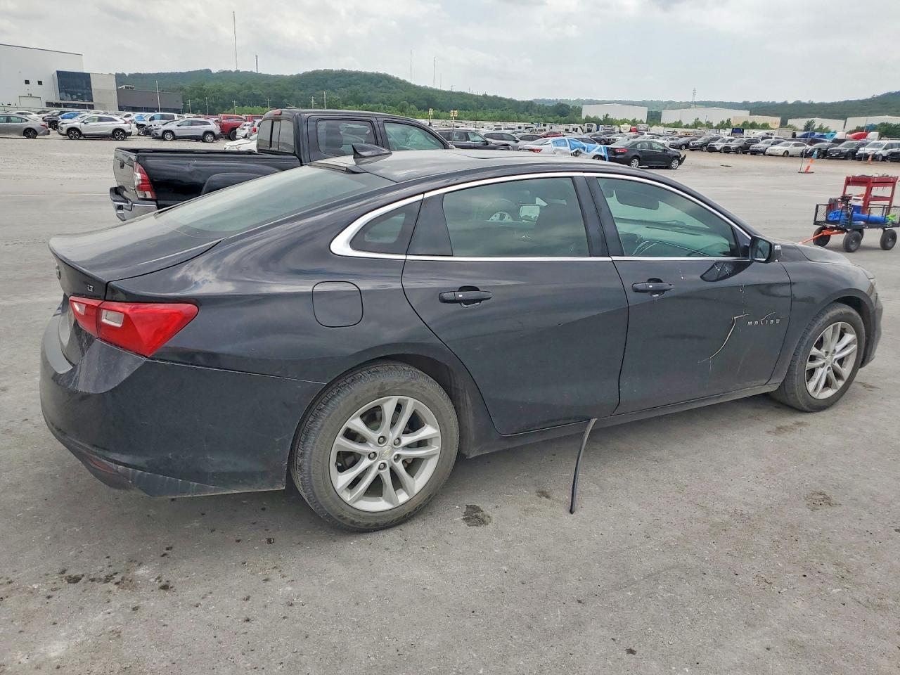 2018 Chevrolet Malibu Lt - Image 3