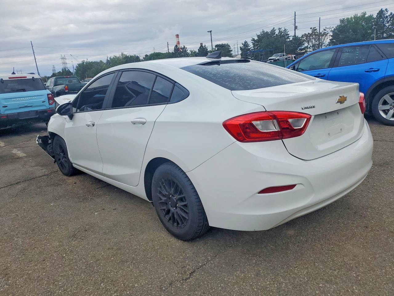 2016 Chevrolet Cruze L Manual - Фото 2