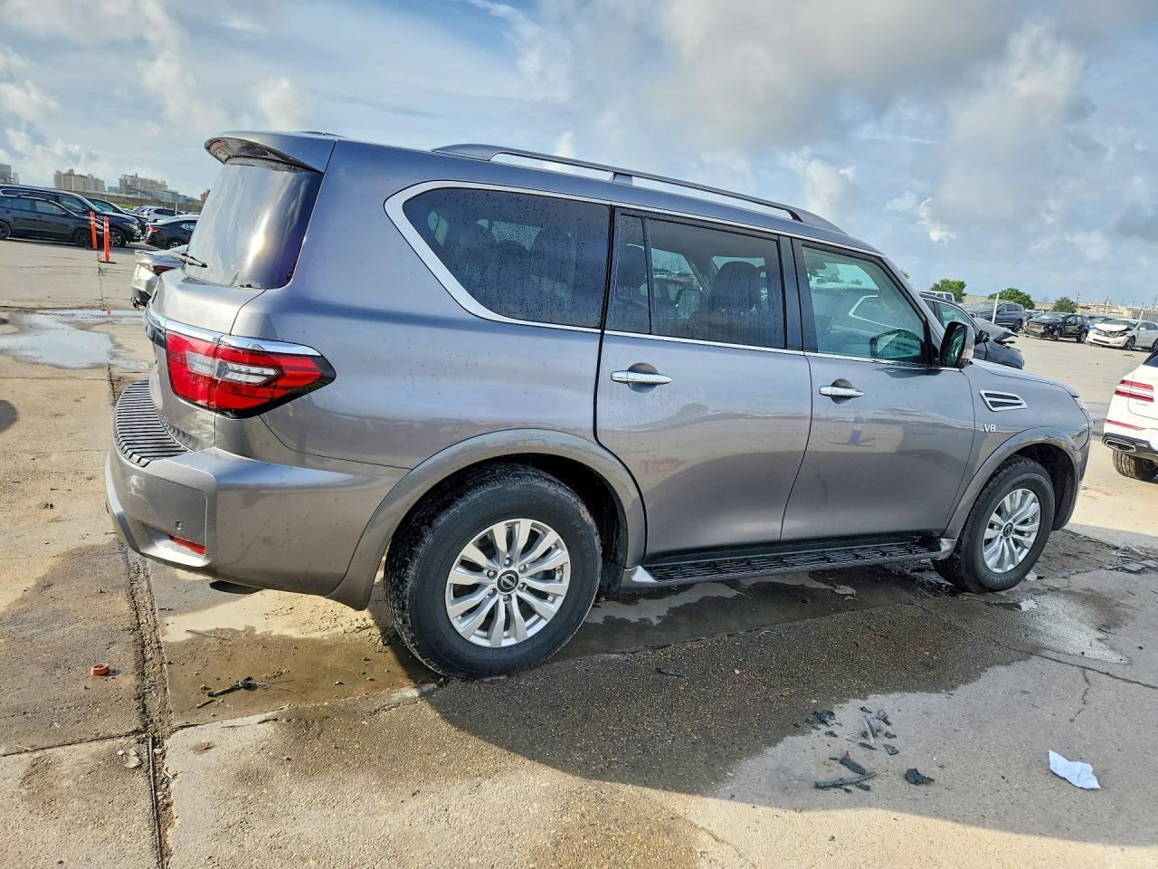 2022 Nissan Armada Sv - Image 3