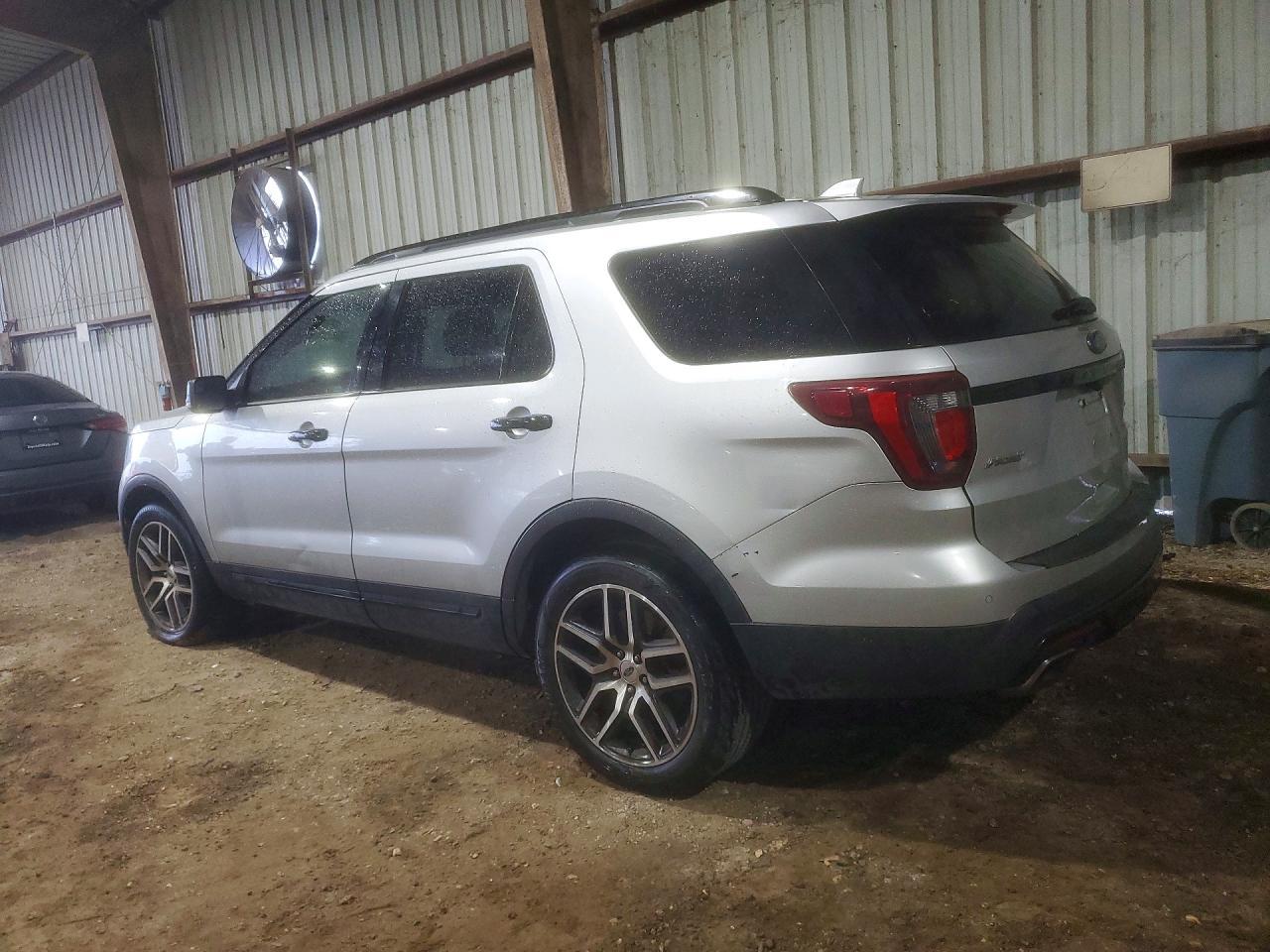 2016 Ford Explorer Sport - Image 2