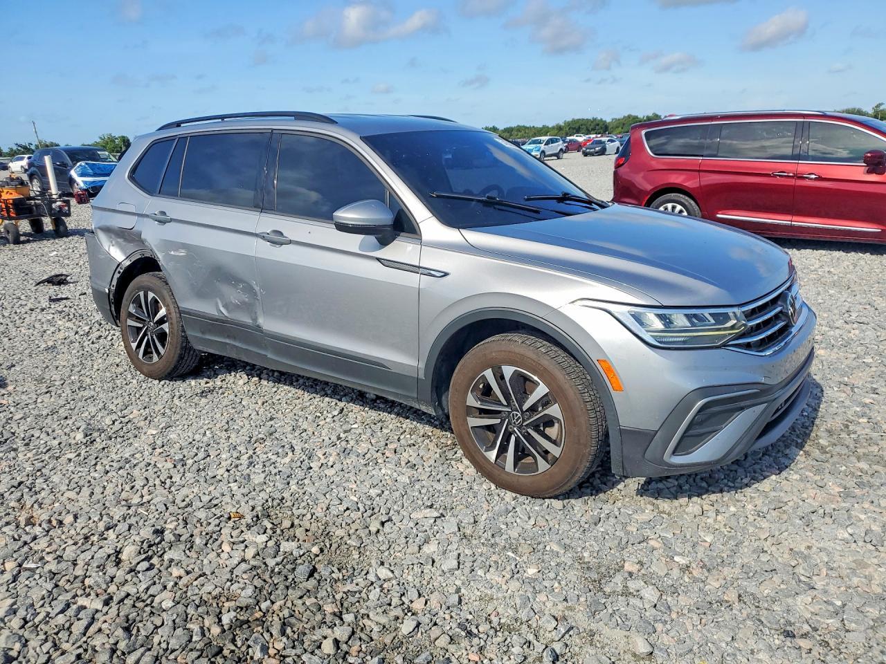 2022 Volkswagen Tiguan S - Фото 4