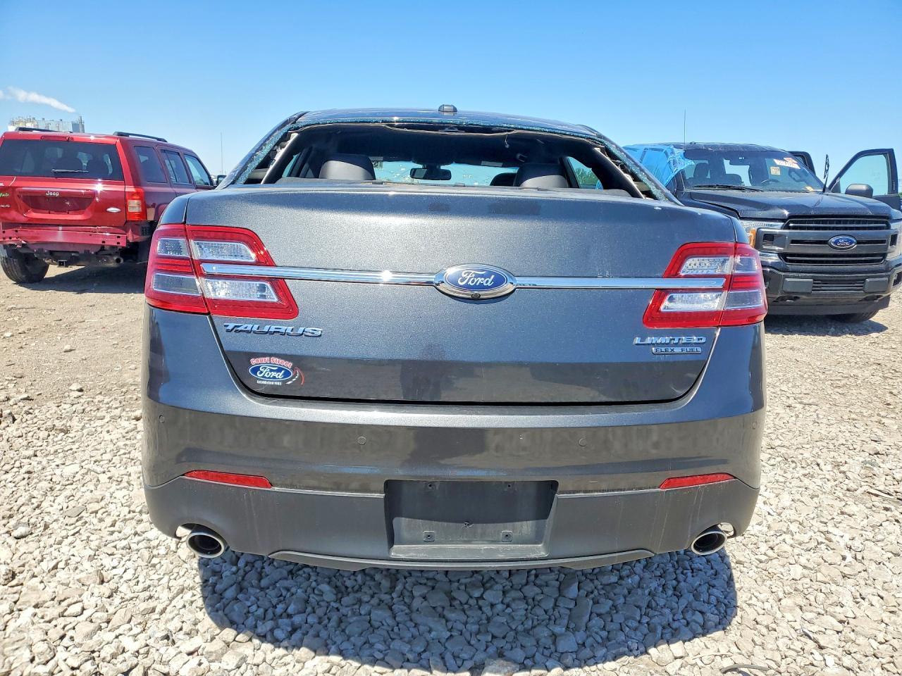 2019 Ford Taurus Limited - Image 6