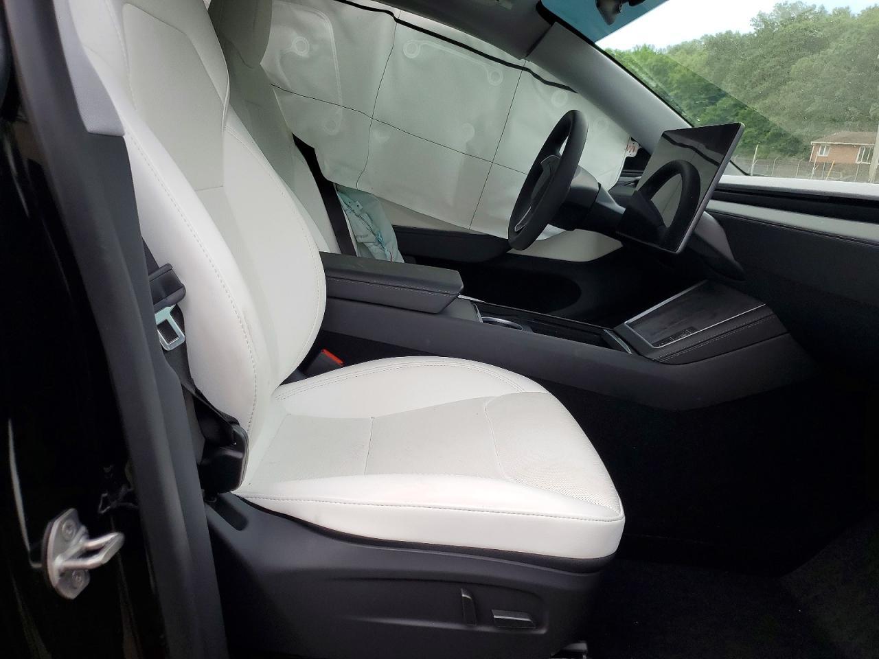 2026 Tesla Model Y - Фото 7