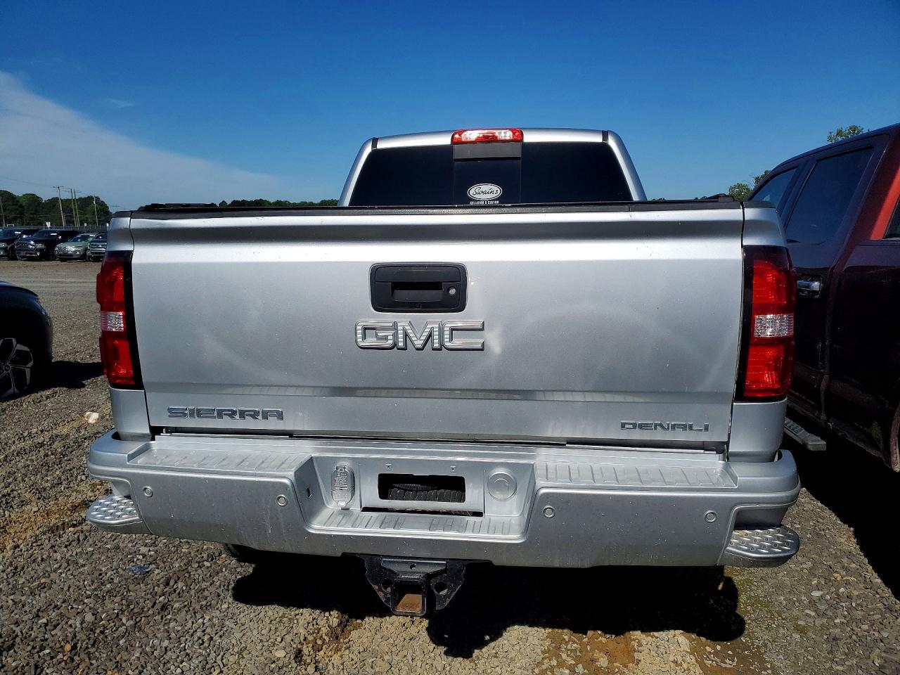 2018 GMC Sierra K2500 Denali - Image 6
