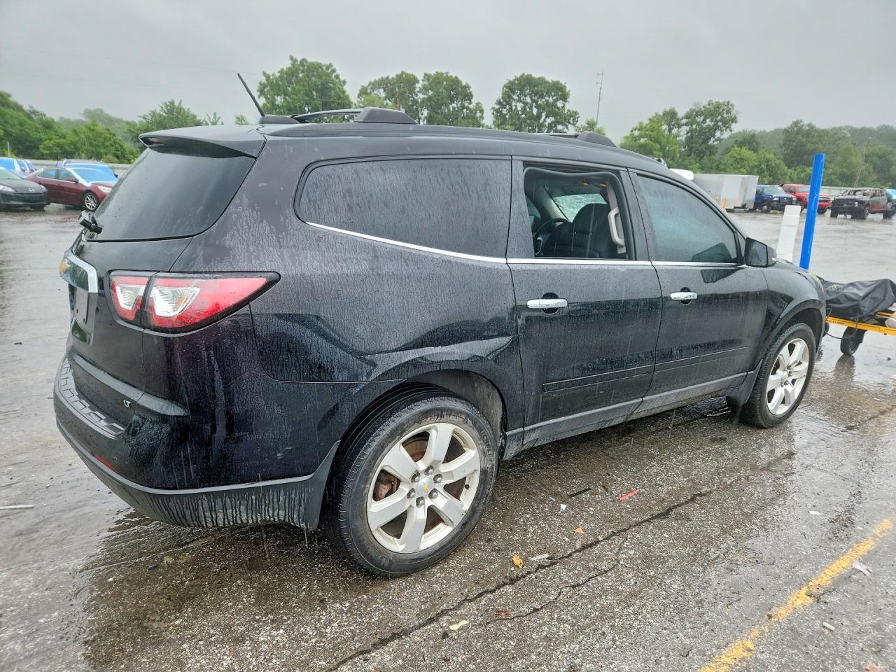 2017 Chevrolet Traverse Lt - Image 3