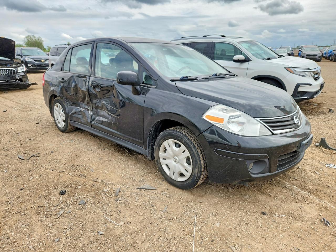 2011 Nissan Versa 1.8 S - Фото 4