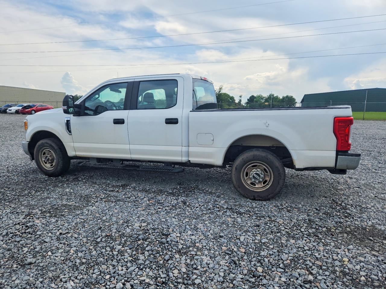 2017 Ford F250 Super Duty - Фото 2