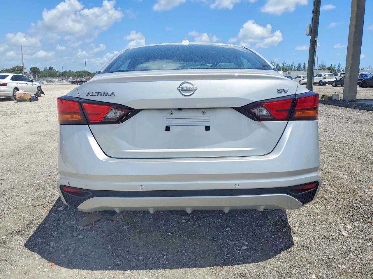 2023 Nissan Altima 2.5 Sv - Image 6