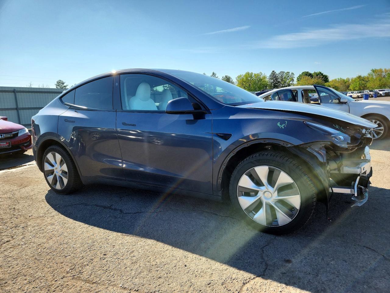 2023 Tesla Model Y - Фото 4