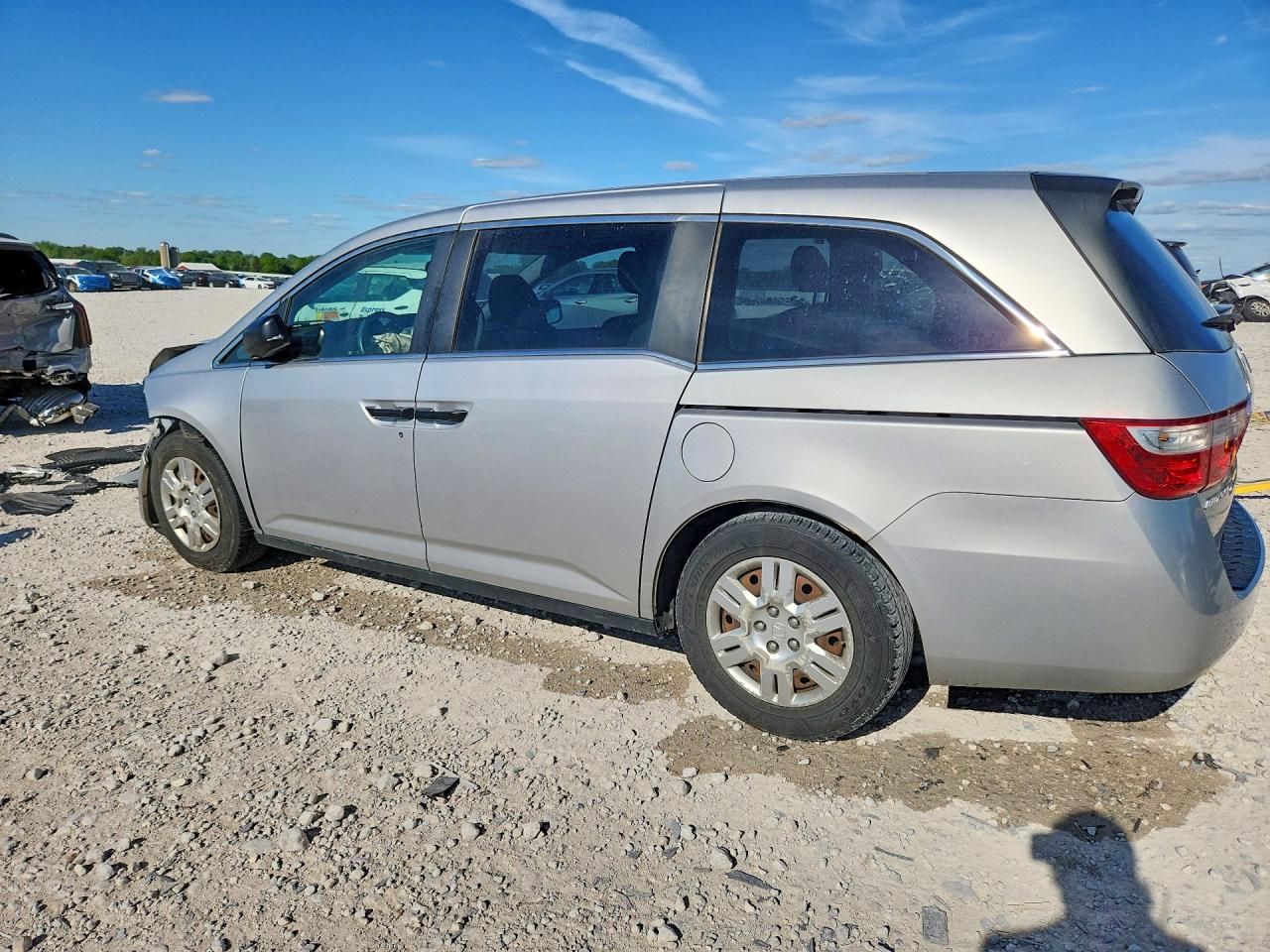2013 Honda Odyssey Lx - Image 2