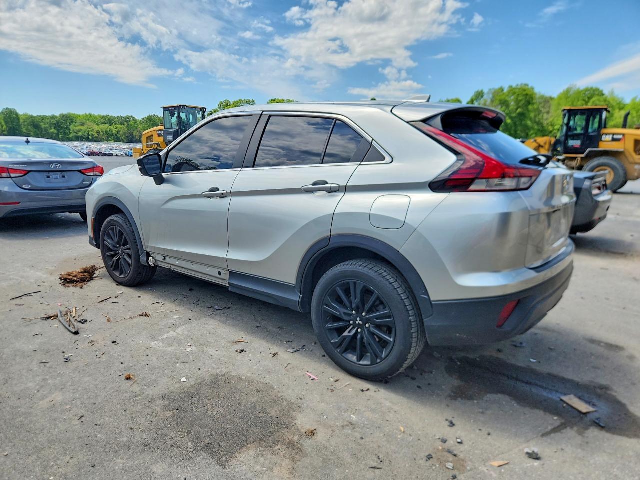2023 Mitsubishi Eclipse Cross Le - Image 2