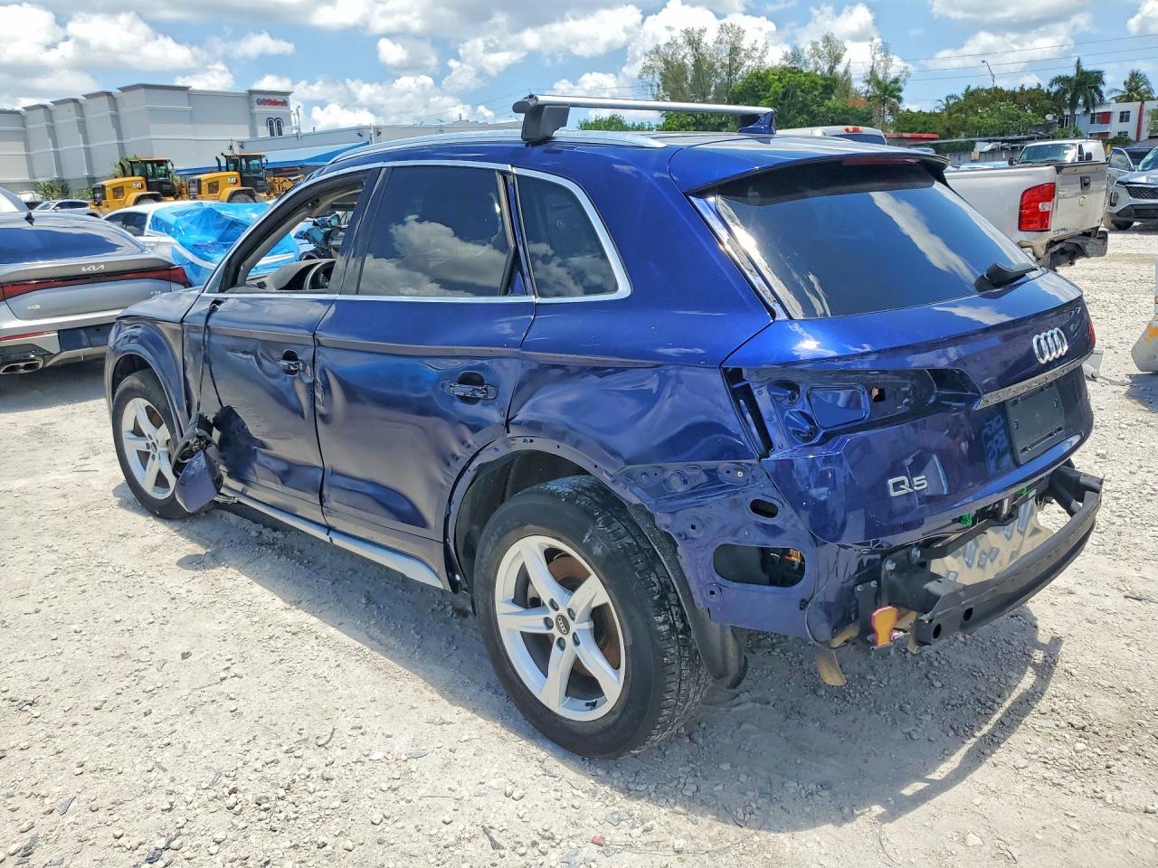 2021 Audi Q5 Premium - Фото 2