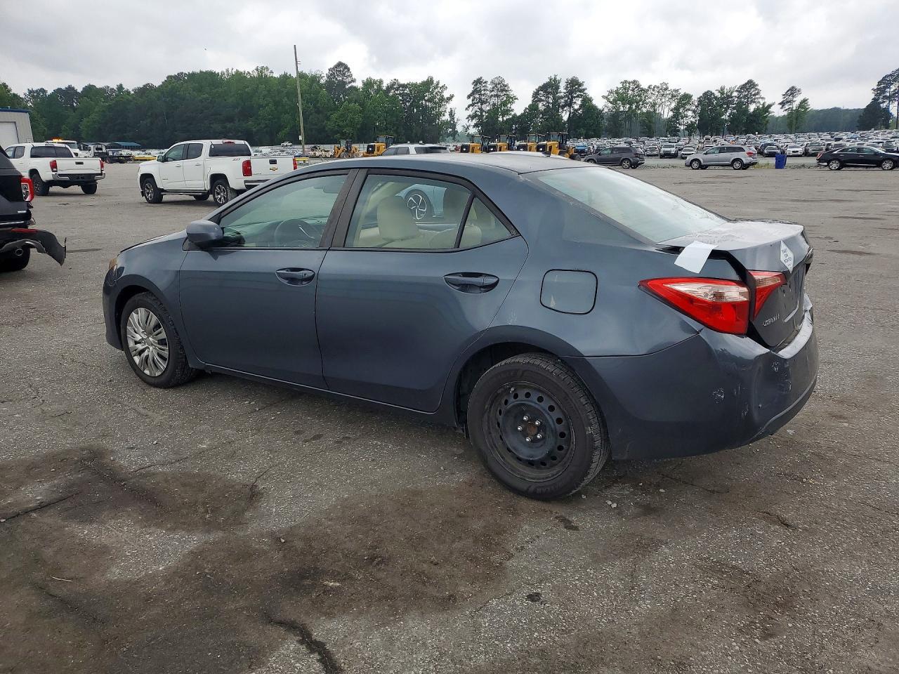 2017 Toyota Corolla Le - Фото 2