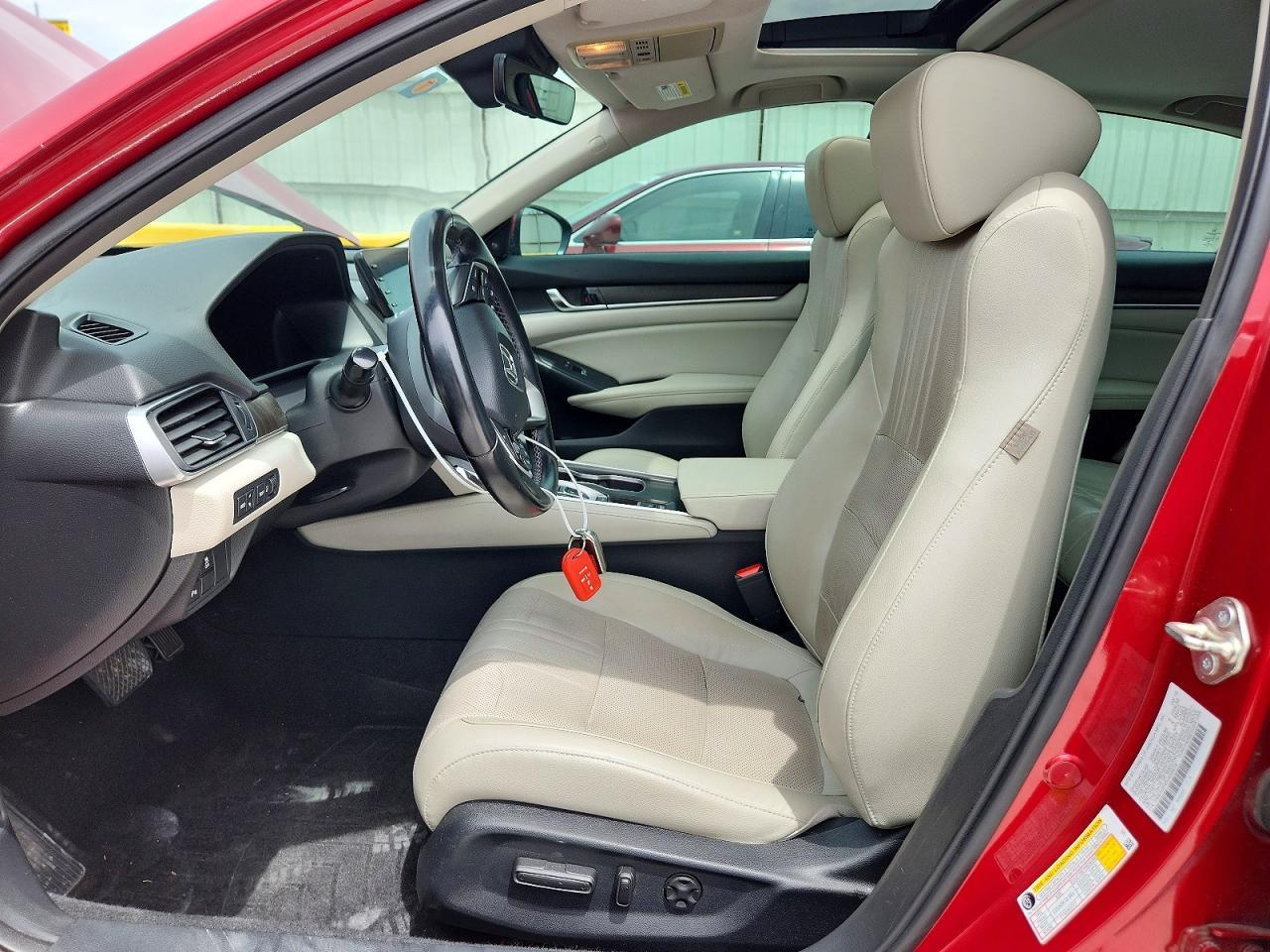 2018 Honda Accord Touring - Image 7